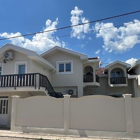 Js Apartmani Niksic Luaran gambar