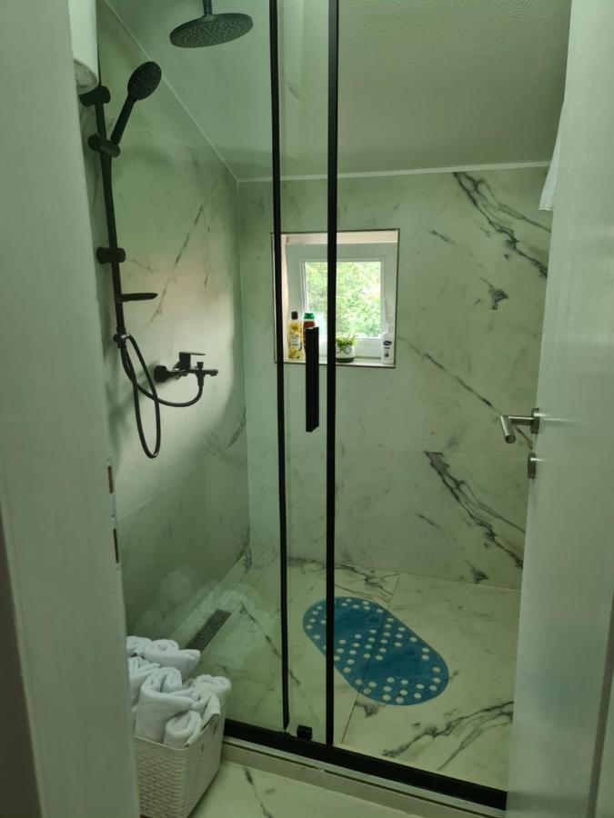 Js Apartmani Niksic Luaran gambar
