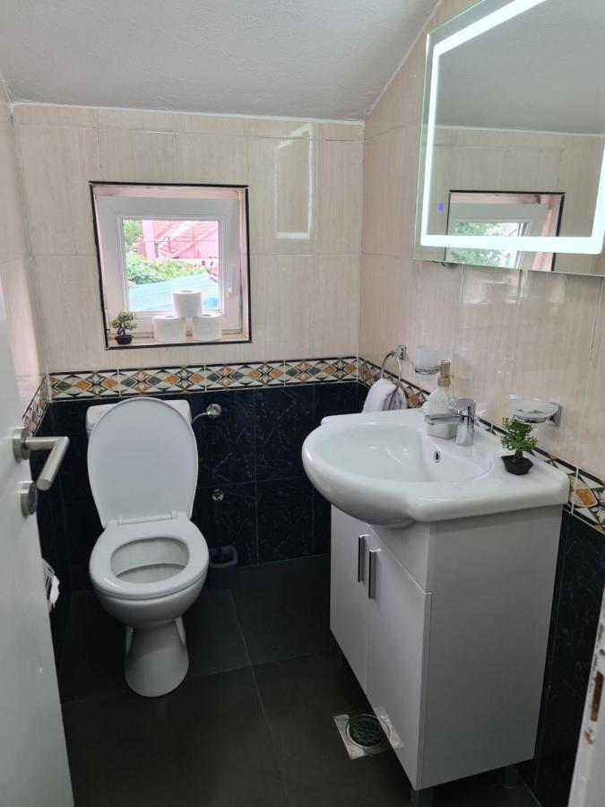 Js Apartmani Niksic Luaran gambar