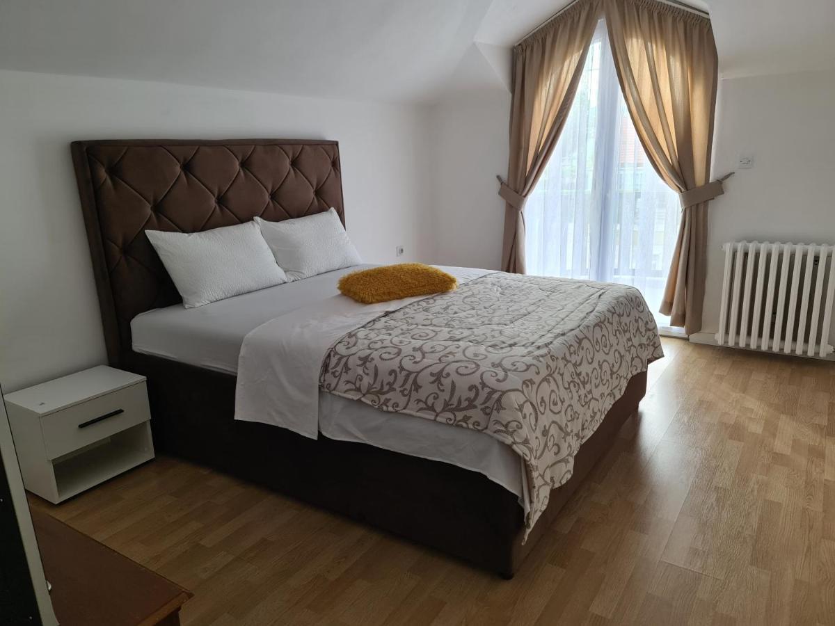 Js Apartmani Niksic Luaran gambar