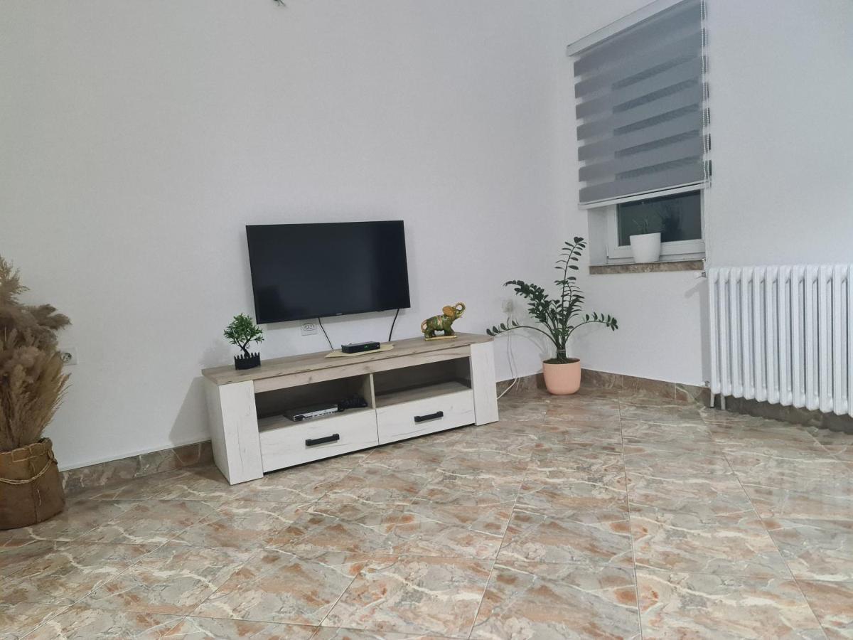 Js Apartmani Niksic Luaran gambar